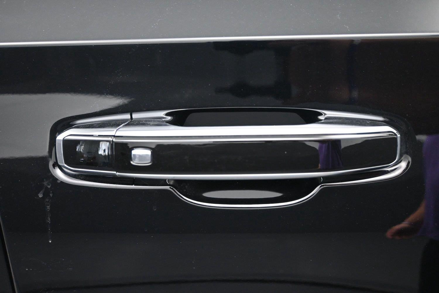 Used 2024 Onyx Black GMC Denali image 8