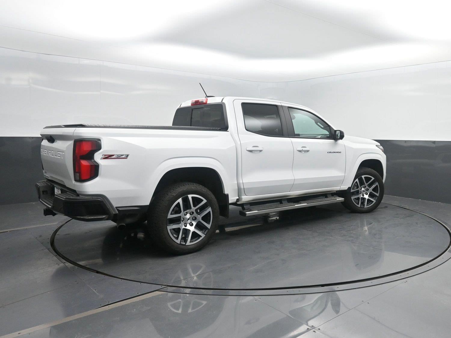 Used 2024 Summit White Chevrolet 4WD Z71 image 2