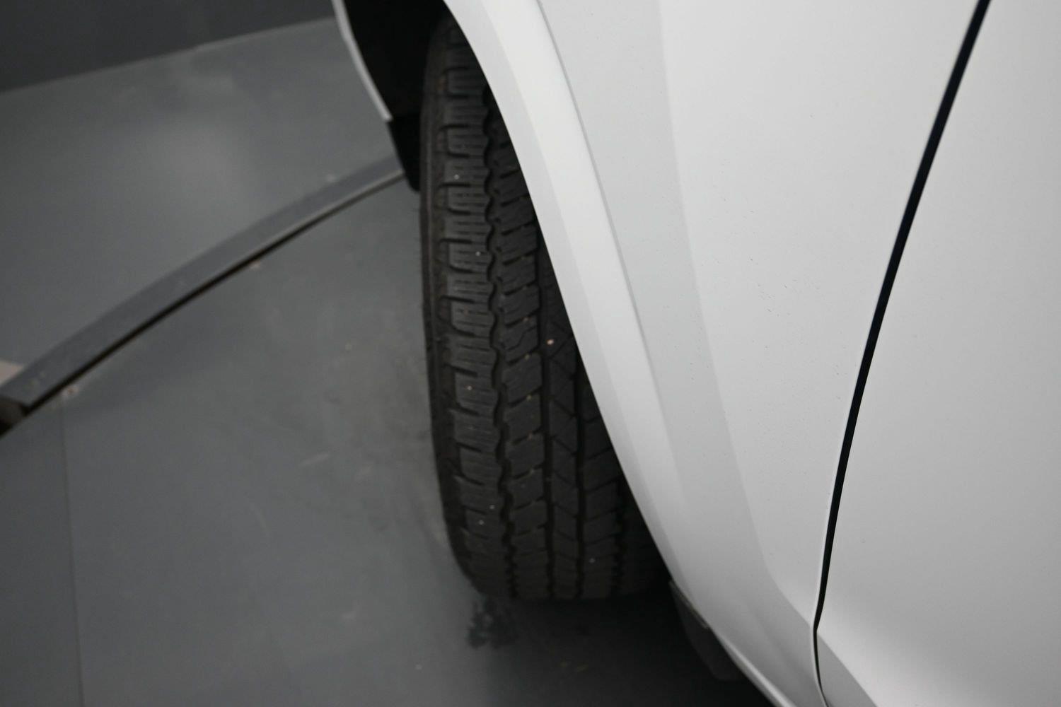 Used 2024 Summit White Chevrolet 4WD Z71 image 5