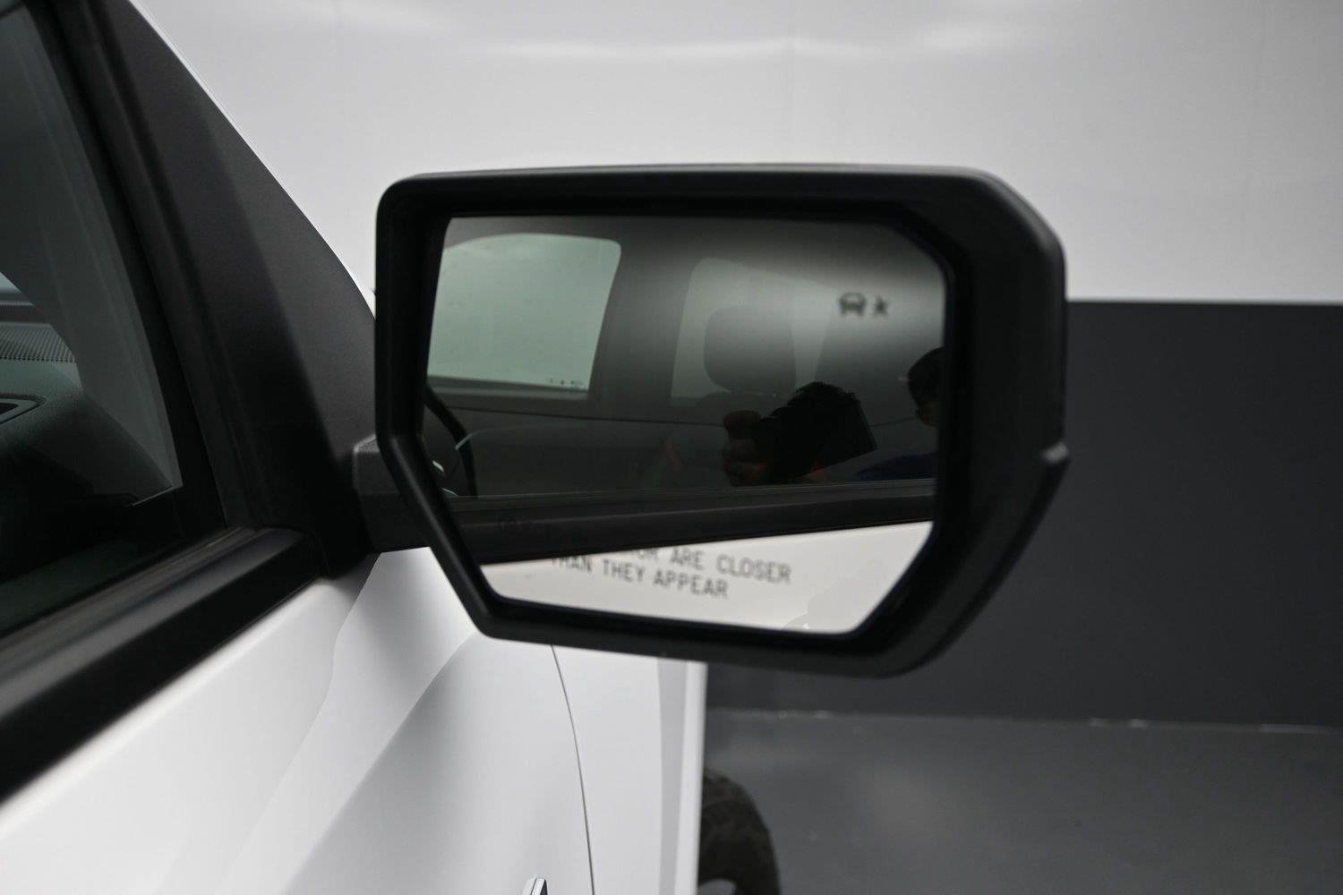 Used 2024 Summit White Chevrolet 4WD Z71 image 8