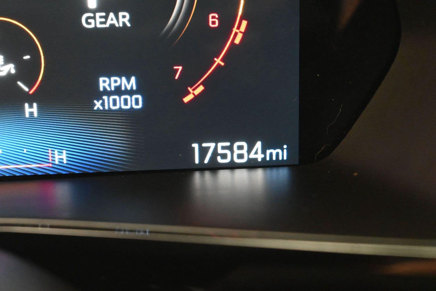 Used 2024 Summit White Chevrolet 4WD Z71 image 28