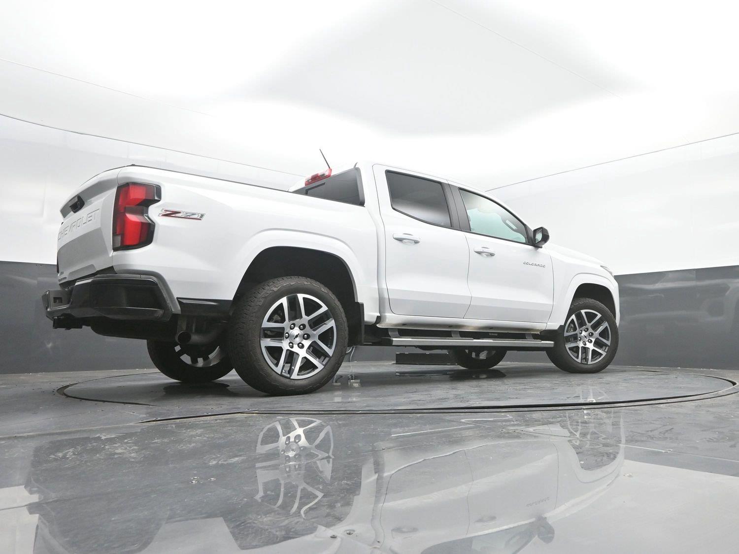 Used 2024 Summit White Chevrolet 4WD Z71 image 37