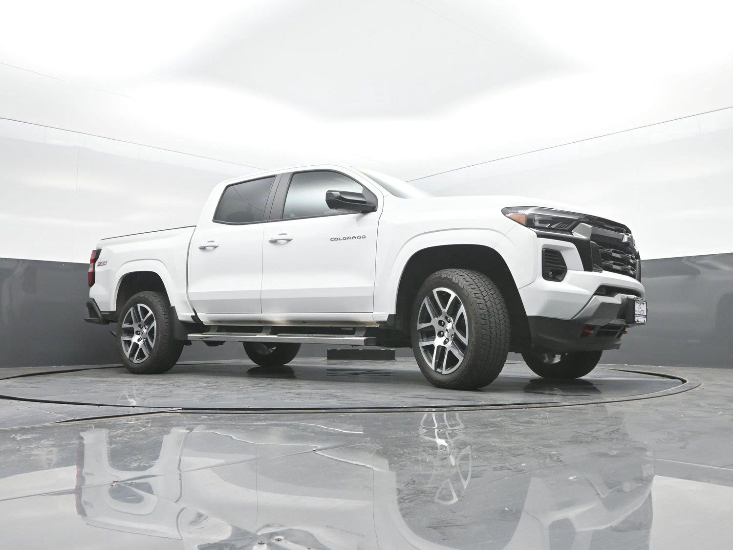 Used 2024 Summit White Chevrolet 4WD Z71 image 38