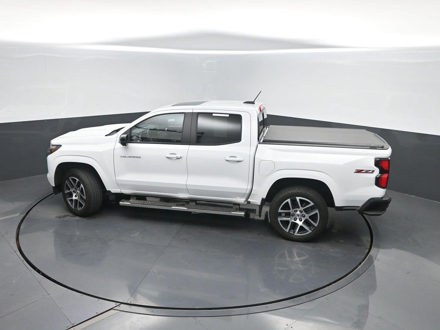 Used 2024 Summit White Chevrolet 4WD Z71 image 40
