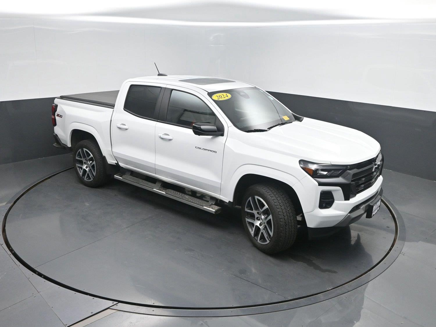 Used 2024 Summit White Chevrolet 4WD Z71 image 42