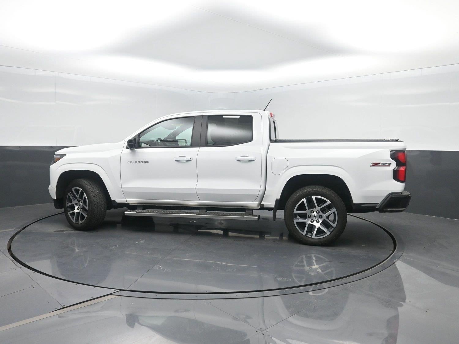 Used 2024 Summit White Chevrolet 4WD Z71 image 43
