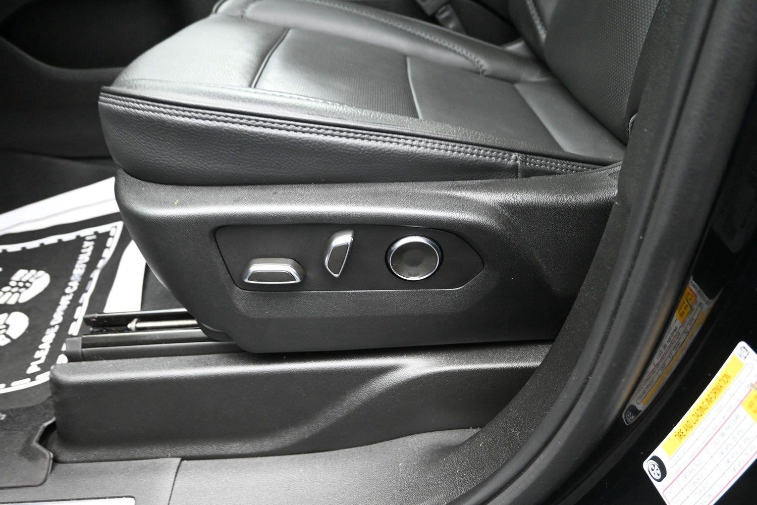 Used 2024 Onyx Black GMC Denali image 27