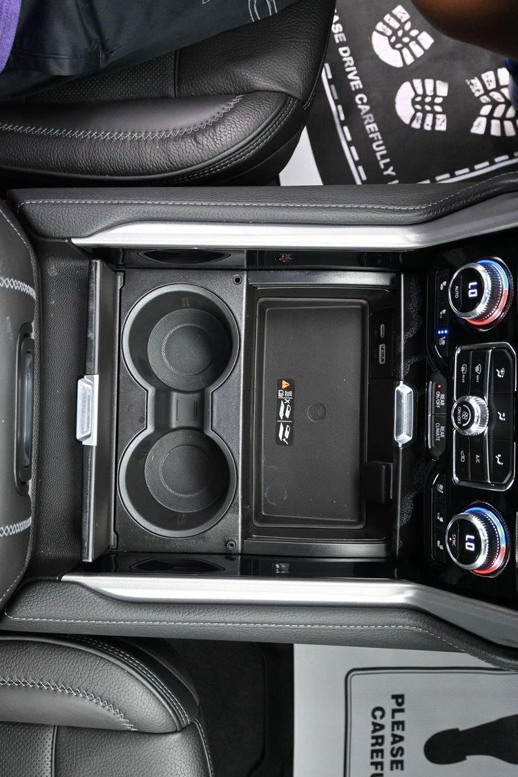 Used 2024 Onyx Black GMC Denali image 39