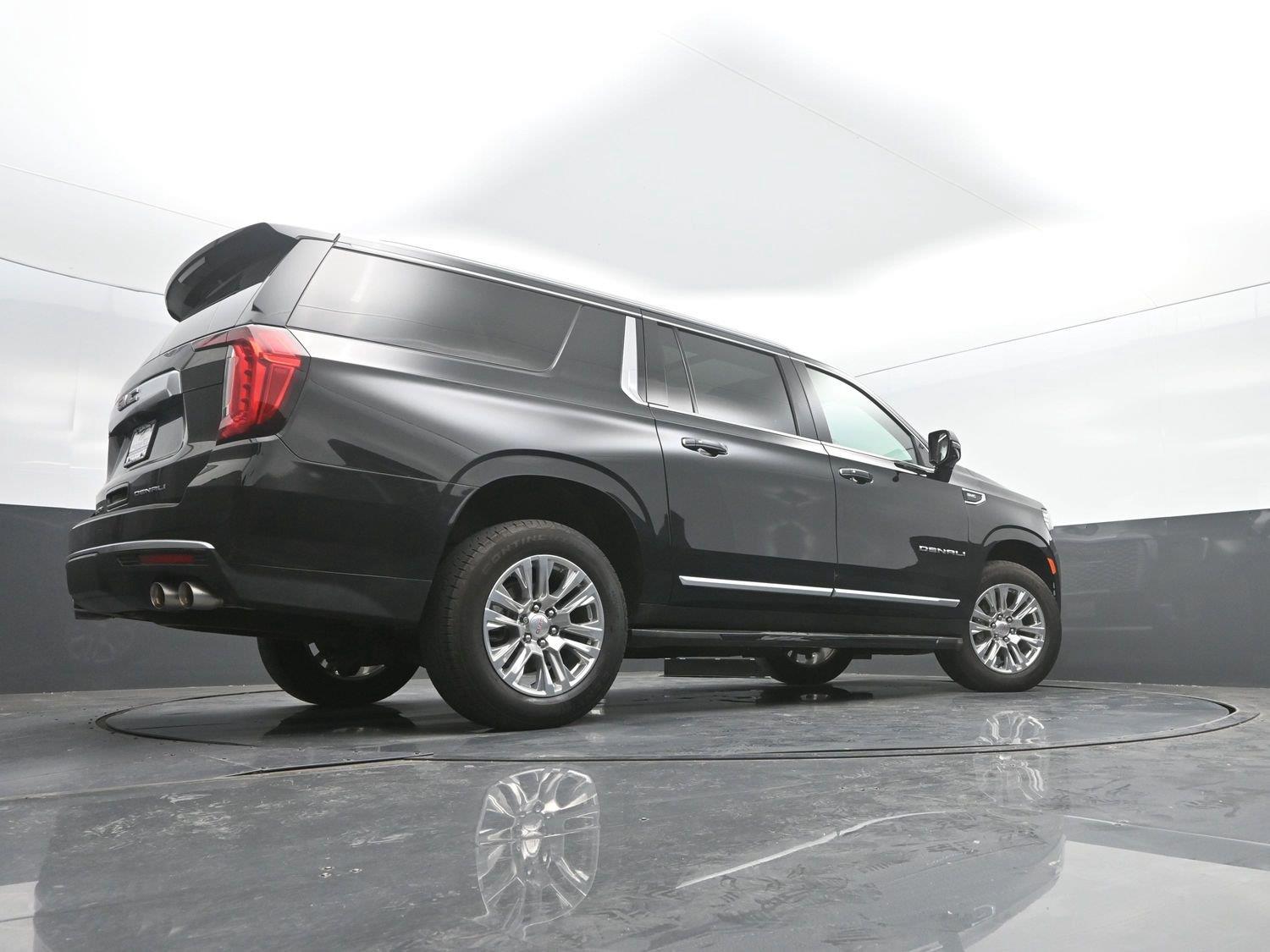 Used 2024 Onyx Black GMC Denali image 43