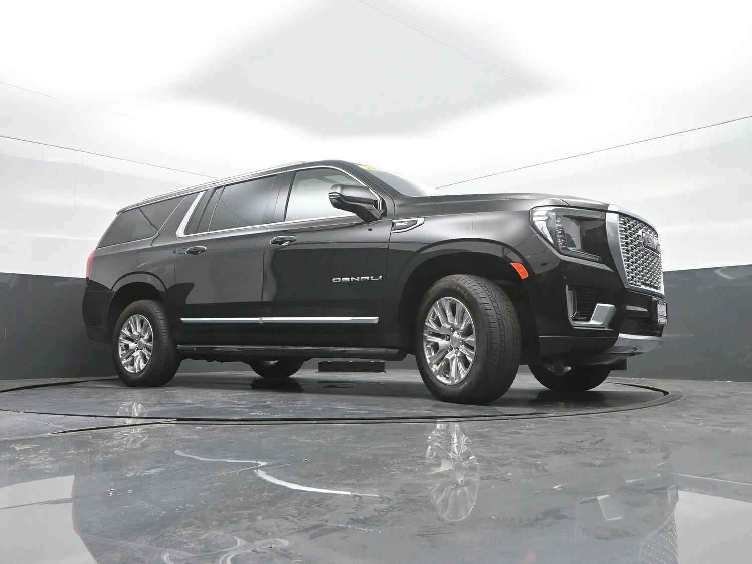 Used 2024 Onyx Black GMC Denali image 44
