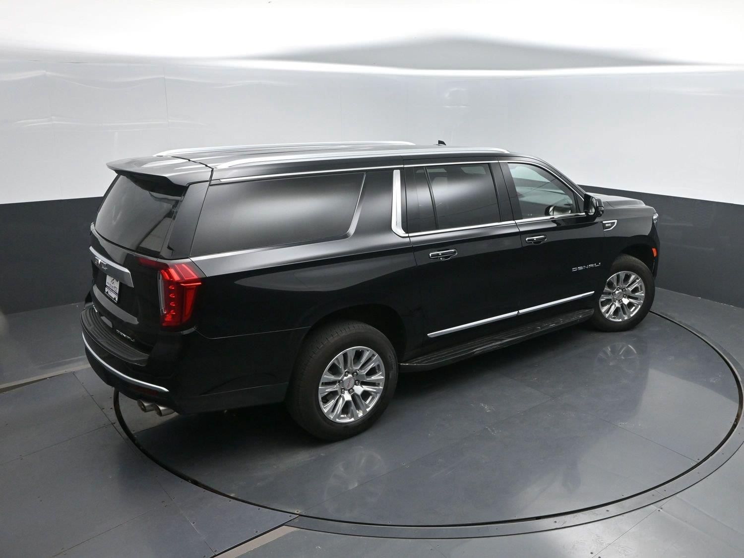 Used 2024 Onyx Black GMC Denali image 47