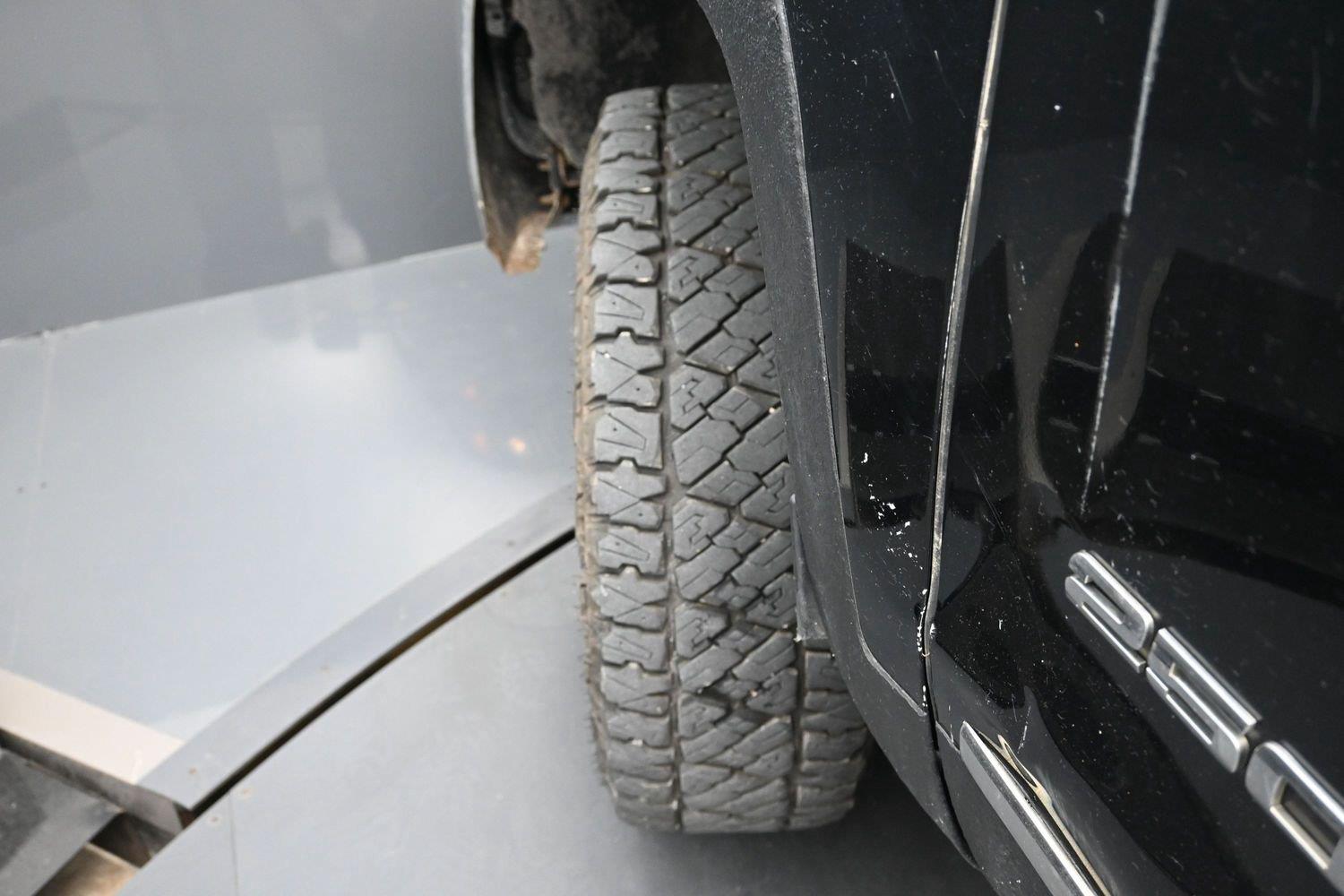 Used 2015 Black Chevrolet LTZ image 5