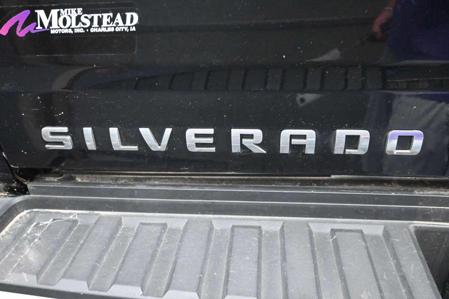 Used 2015 Black Chevrolet LTZ image 17