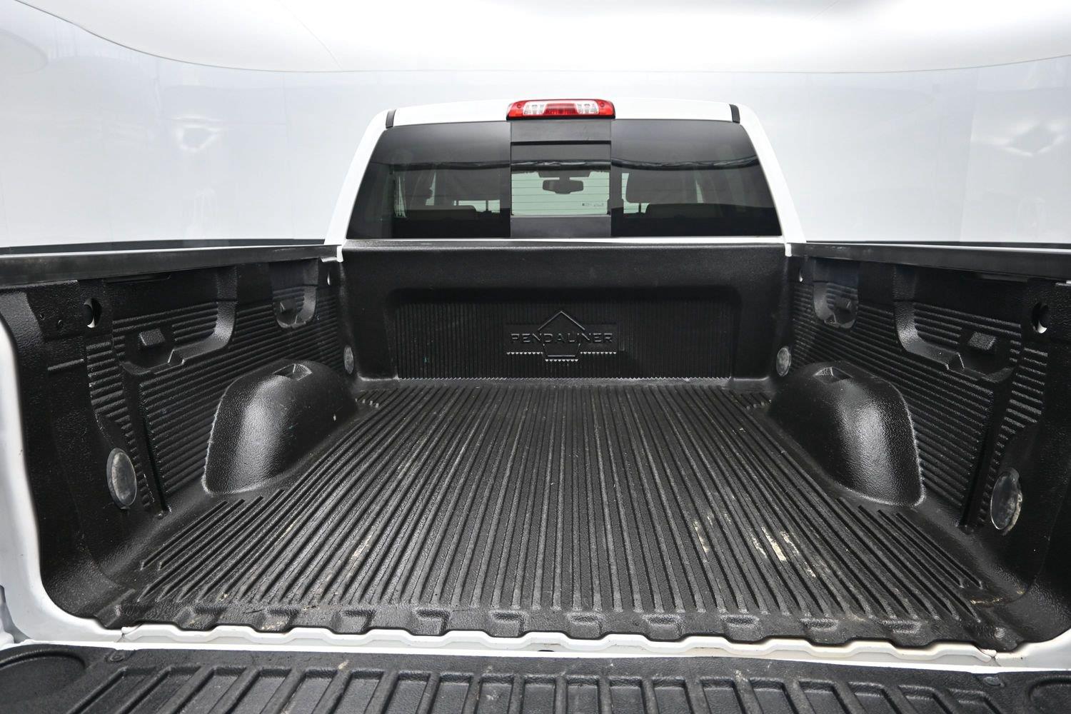 Used 2016 Summit White Chevrolet LTZ image 17