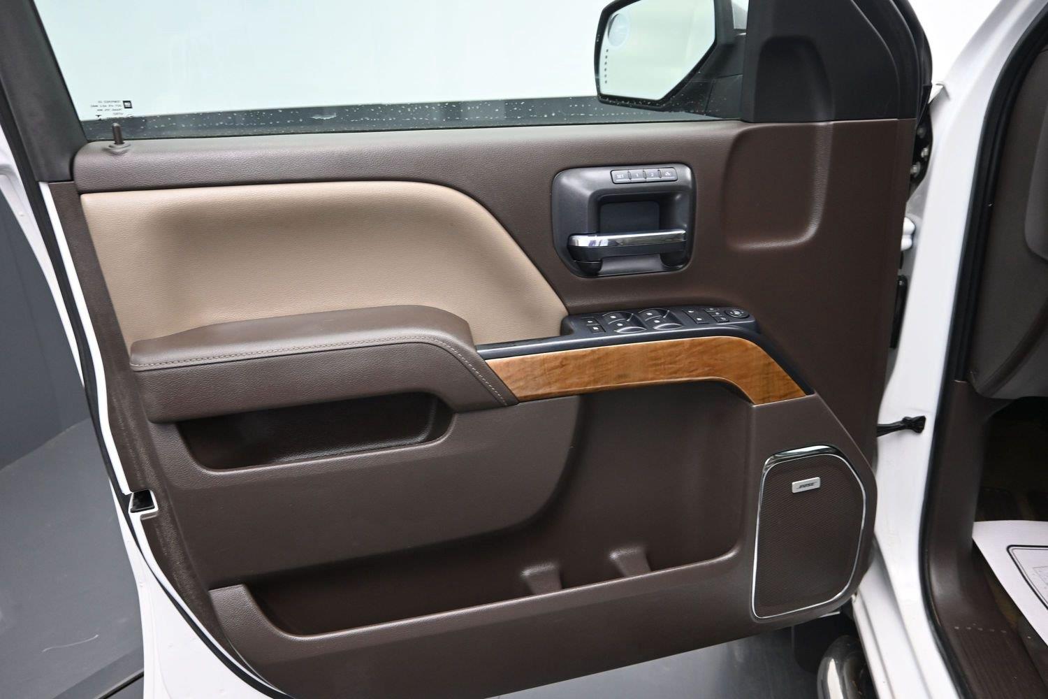 Used 2016 Summit White Chevrolet LTZ image 19