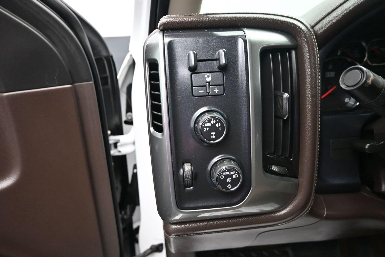 Used 2016 Summit White Chevrolet LTZ image 22