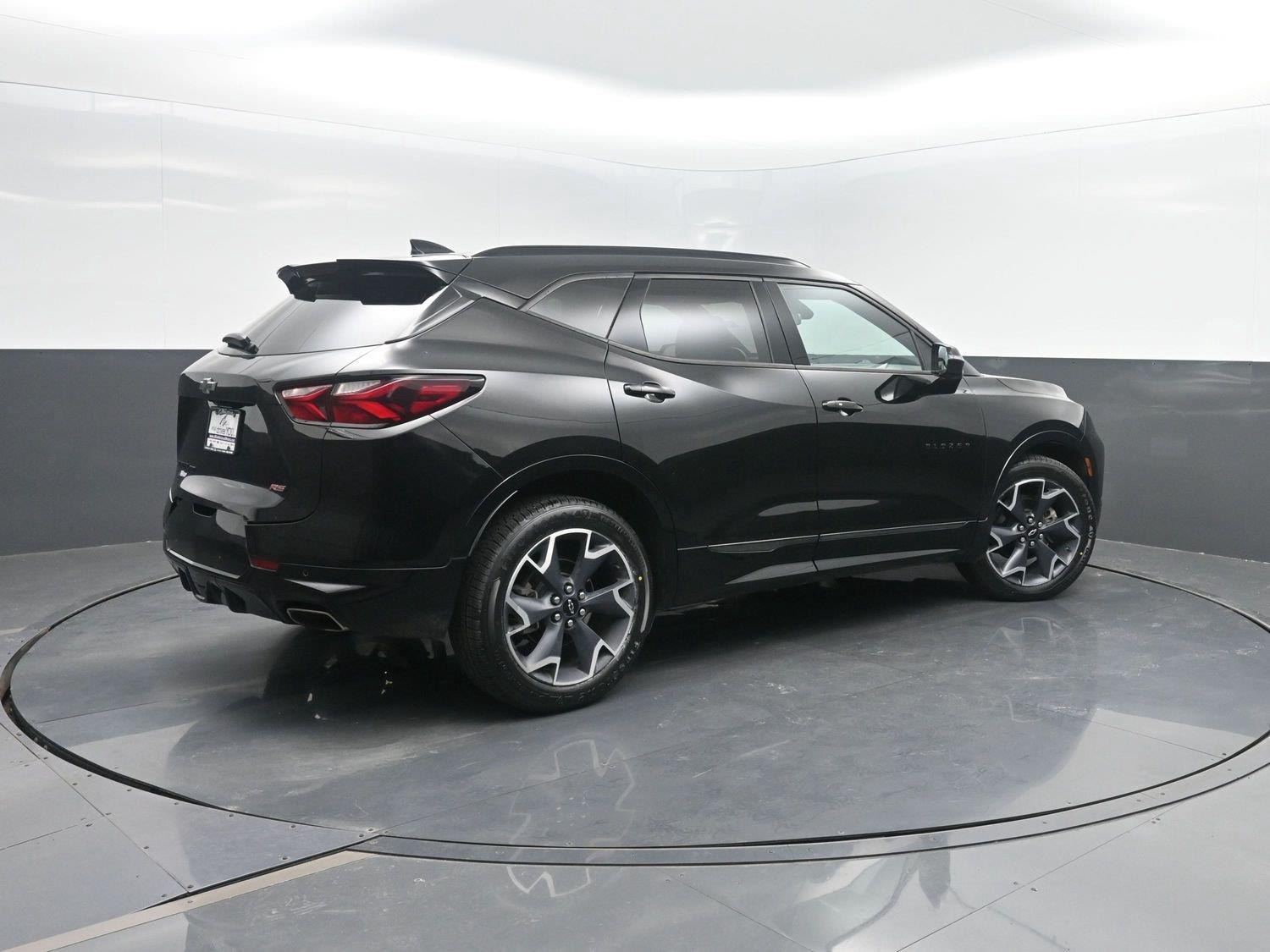 Used 2021 BLACK CHEVROLET  image 3
