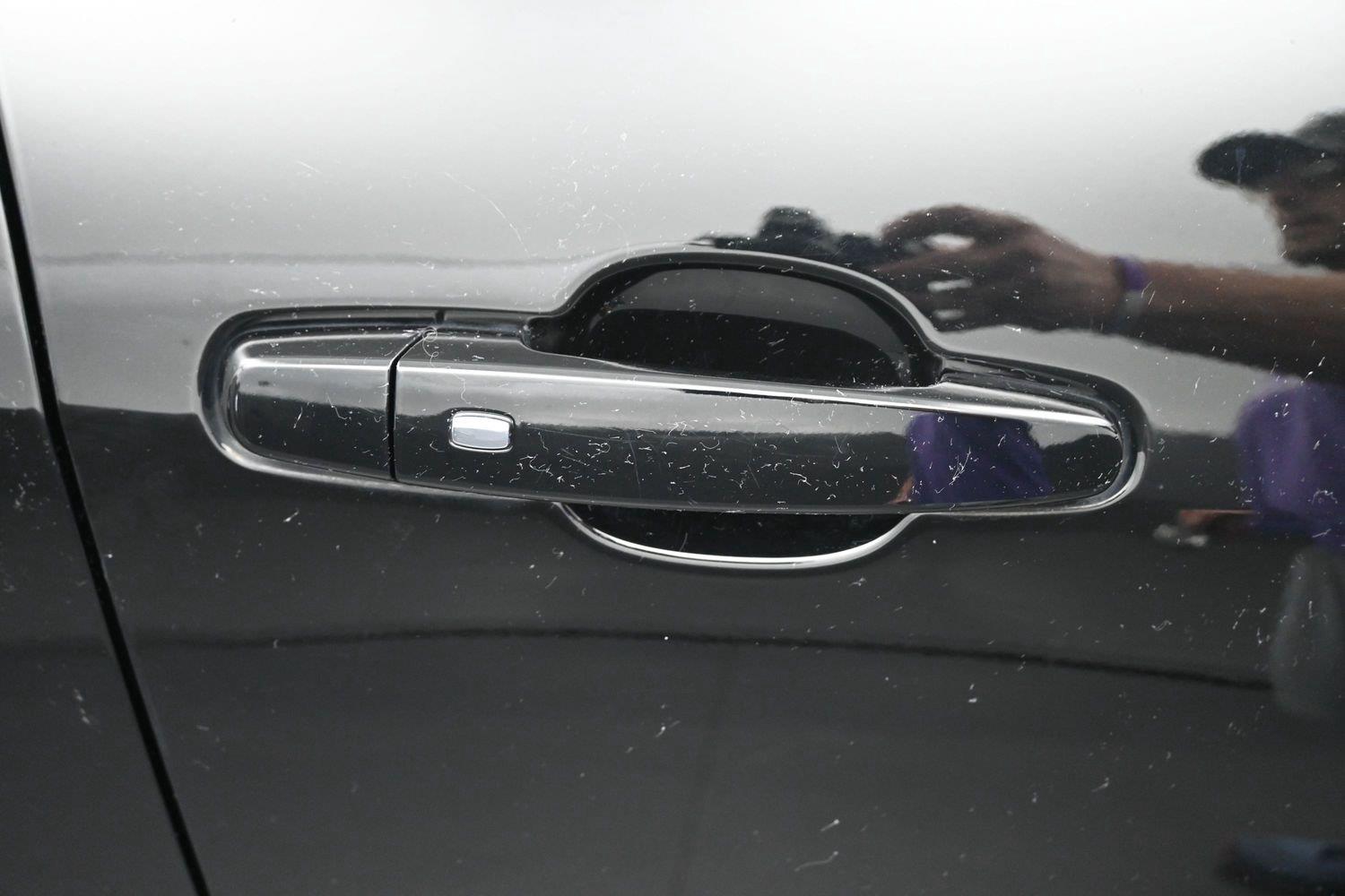 Used 2021 BLACK CHEVROLET  image 8