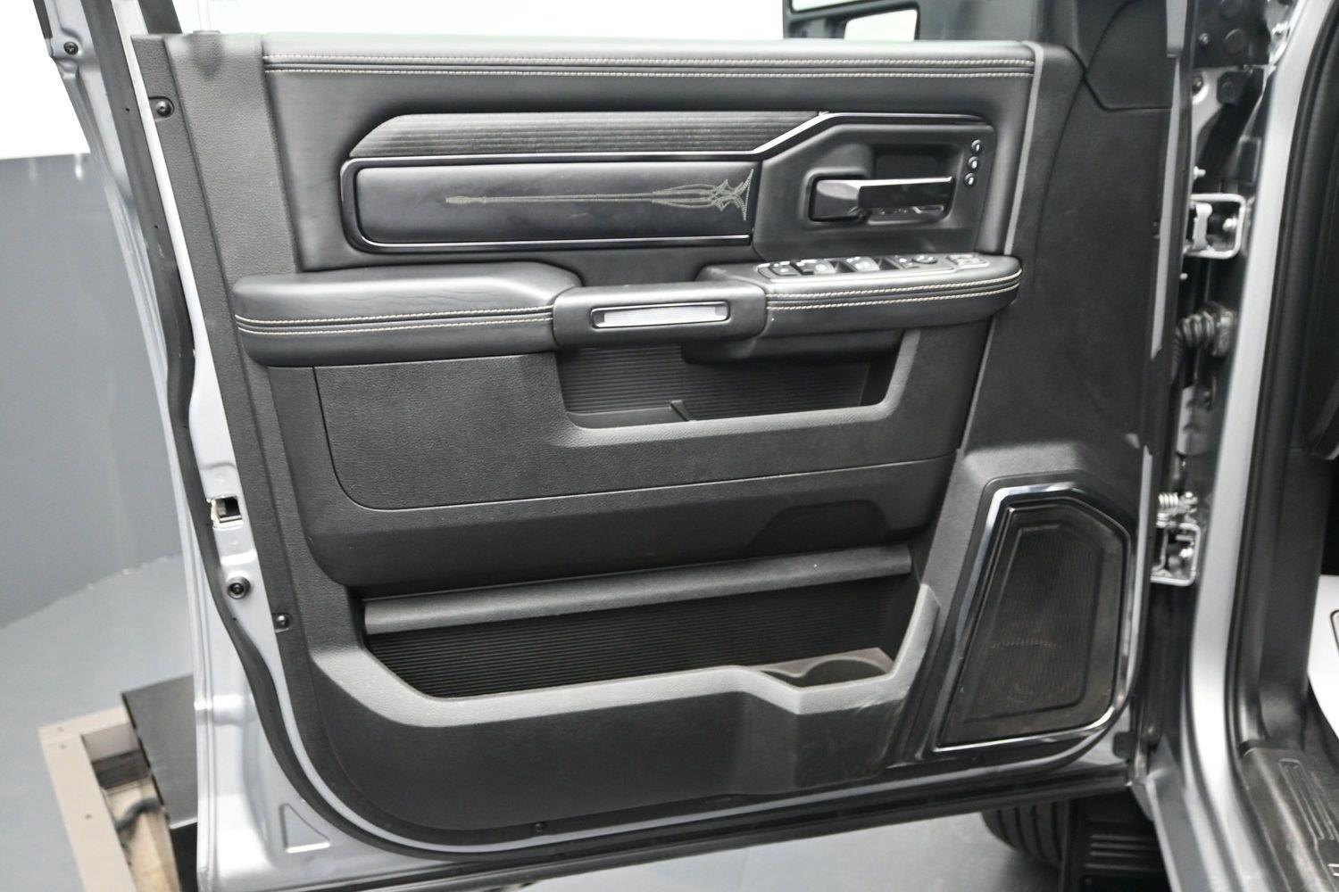 Used 2023 Billet Silver Metallic Clearcoat Ram Limited image 22