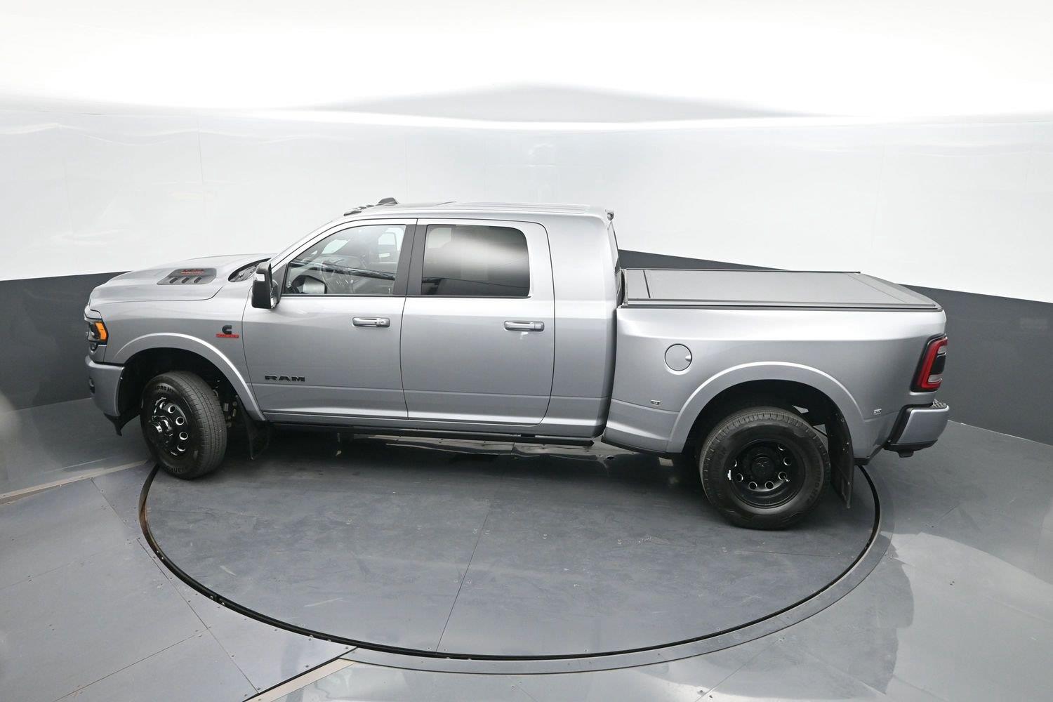 Used 2023 Billet Silver Metallic Clearcoat Ram Limited image 44