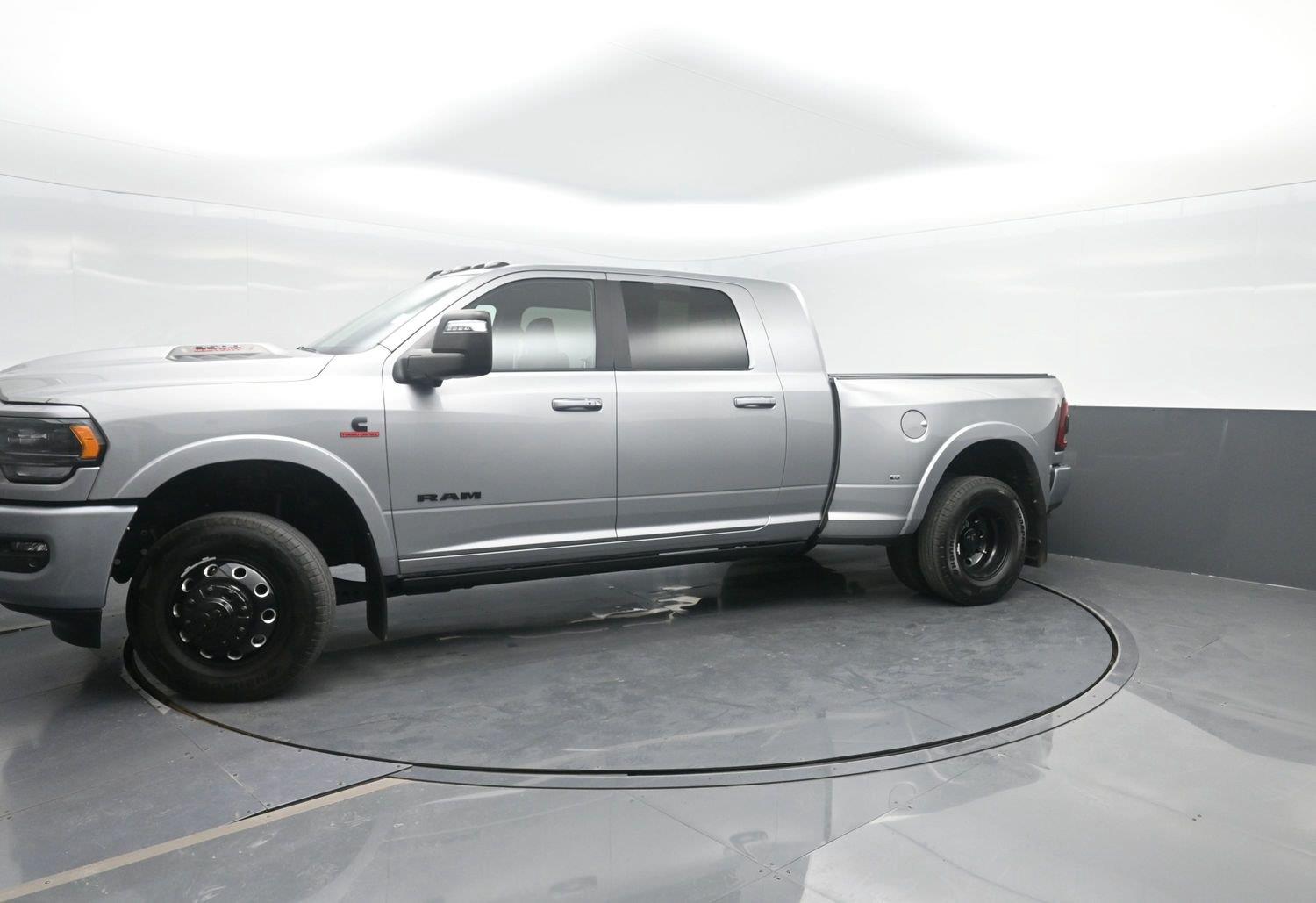 Used 2023 Billet Silver Metallic Clearcoat Ram Limited image 48