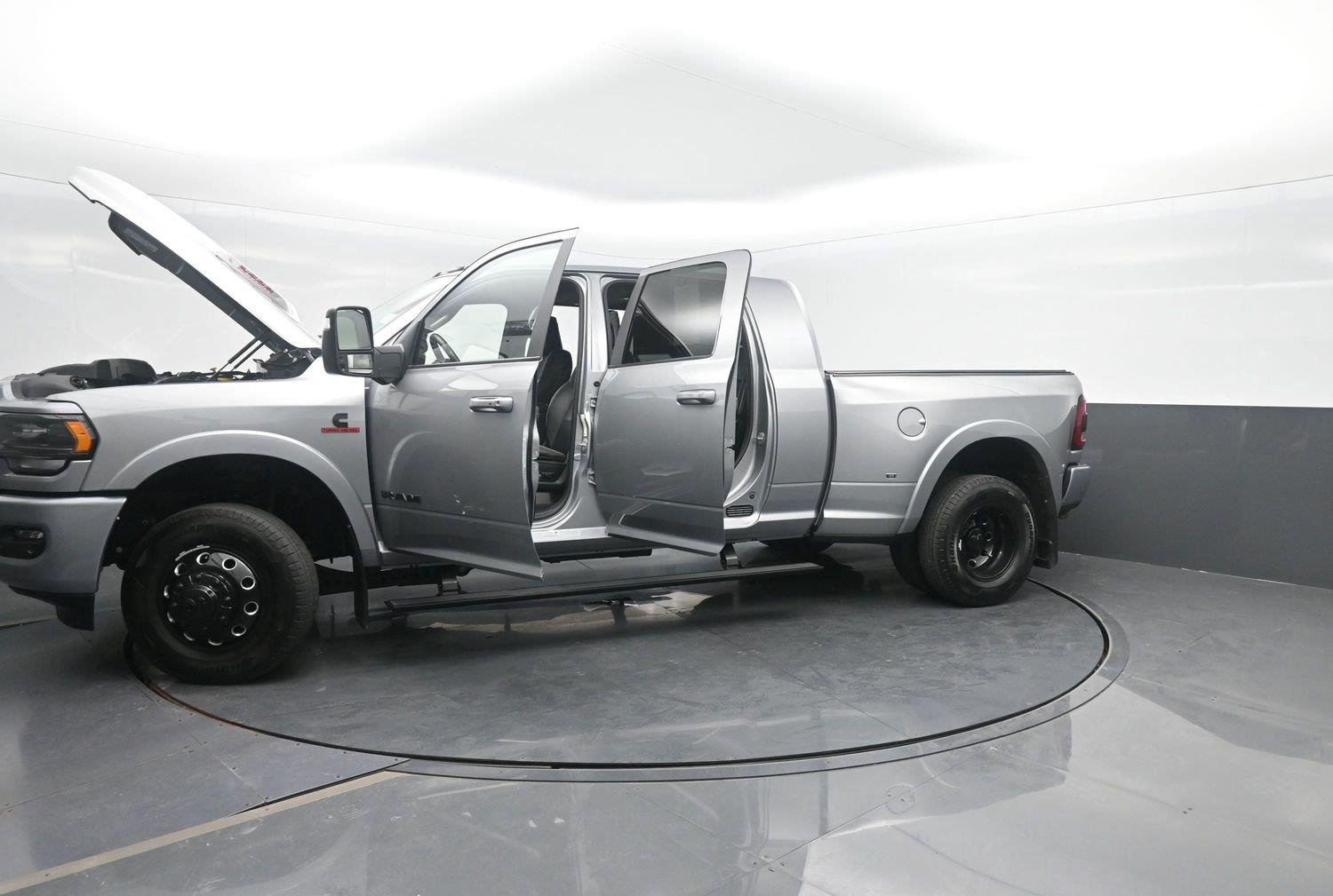 Used 2023 Billet Silver Metallic Clearcoat Ram Limited image 55