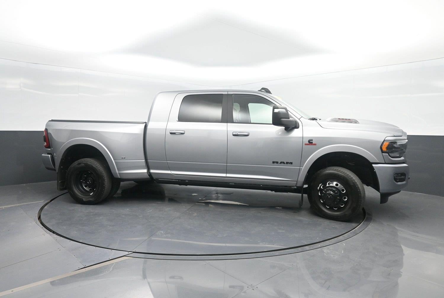 Used 2023 Billet Silver Metallic Clearcoat Ram Limited image 3
