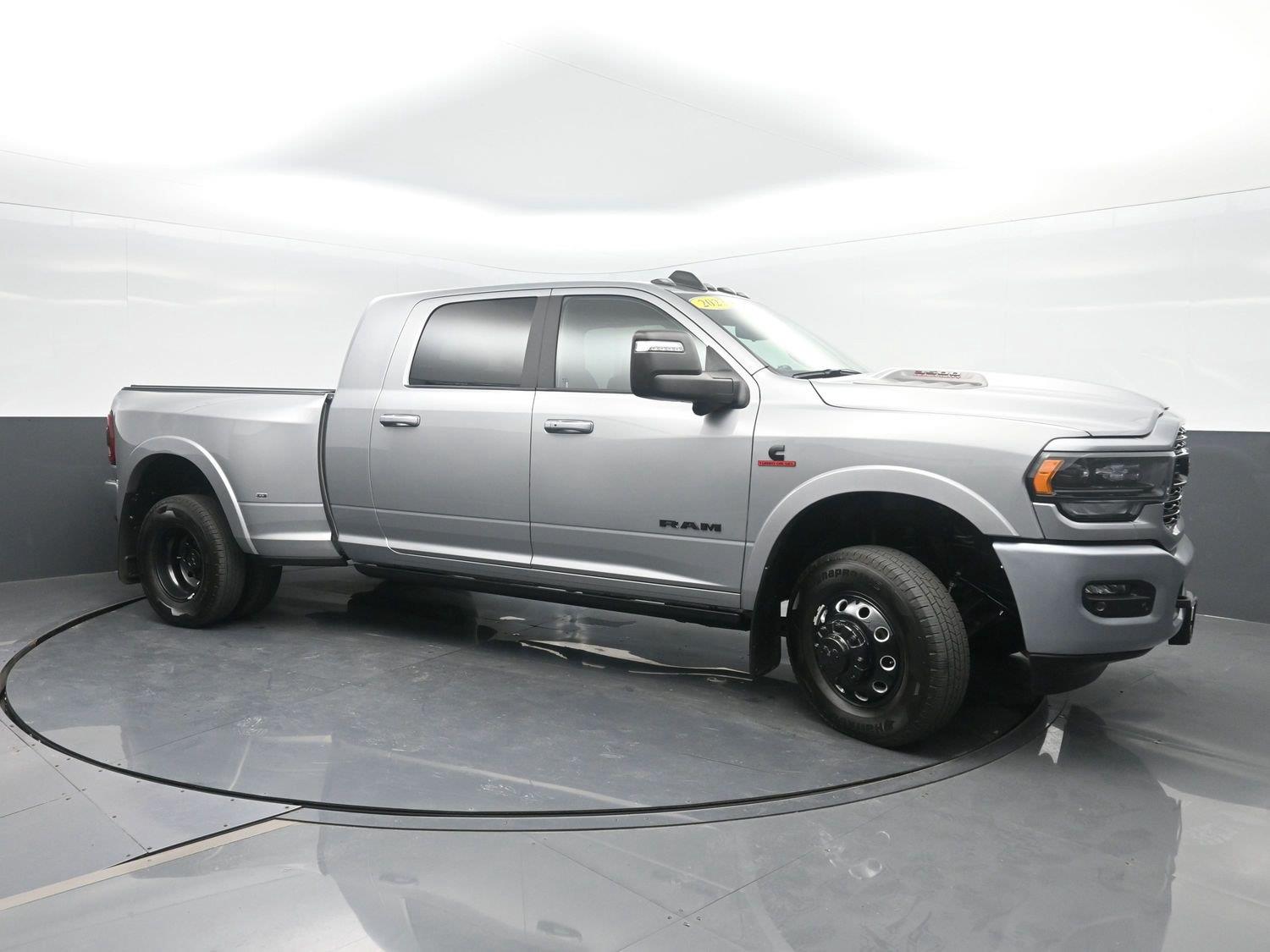 Used 2023 Billet Silver Metallic Clearcoat Ram Limited image 4