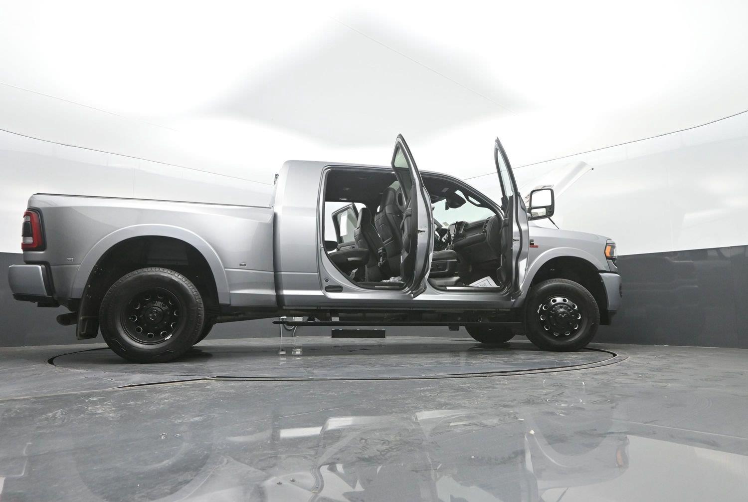 Used 2023 Billet Silver Metallic Clearcoat Ram Limited image 58