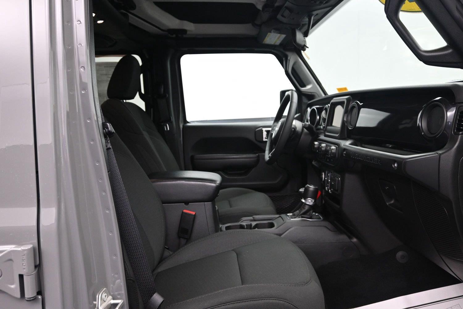 Used 2023 Sting-Gray Clearcoat Jeep Sport Altitude image 10
