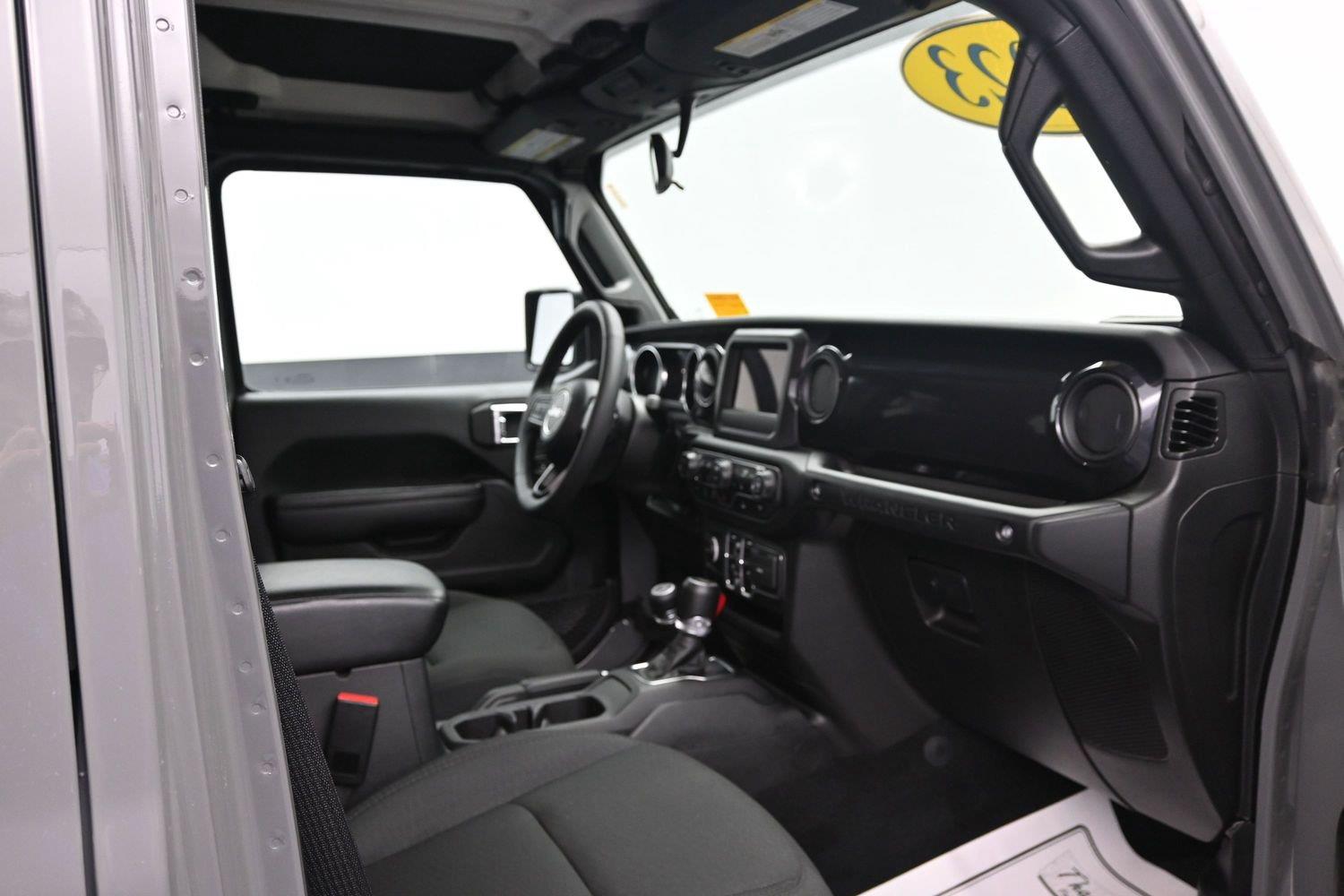 Used 2023 Sting-Gray Clearcoat Jeep Sport Altitude image 11