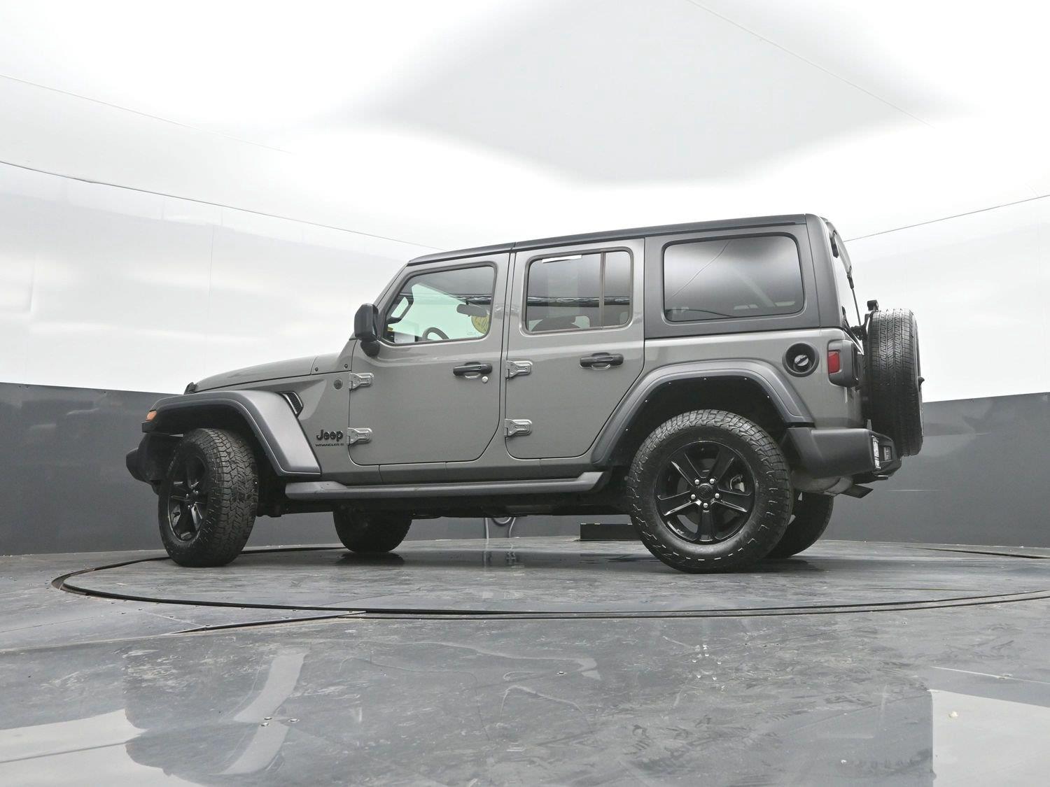 Used 2023 Sting-Gray Clearcoat Jeep Sport Altitude image 26