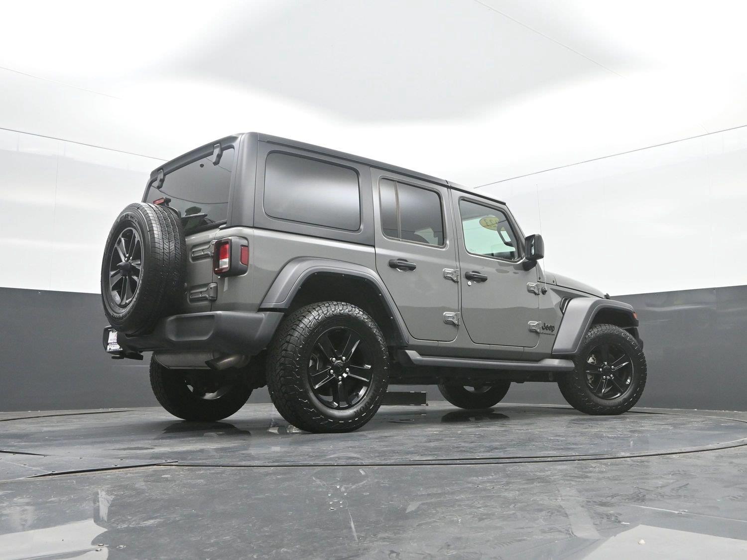Used 2023 Sting-Gray Clearcoat Jeep Sport Altitude image 27