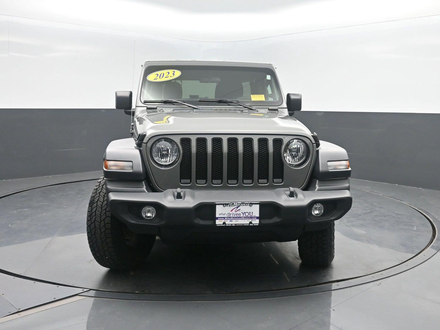 Used 2023 Sting-Gray Clearcoat Jeep Sport Altitude image 34