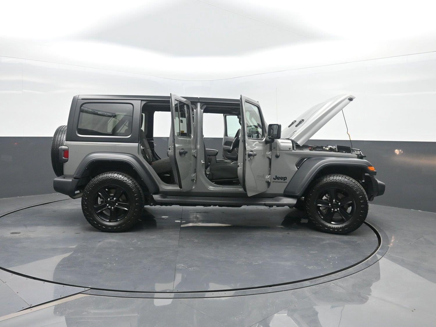 Used 2023 Sting-Gray Clearcoat Jeep Sport Altitude image 39