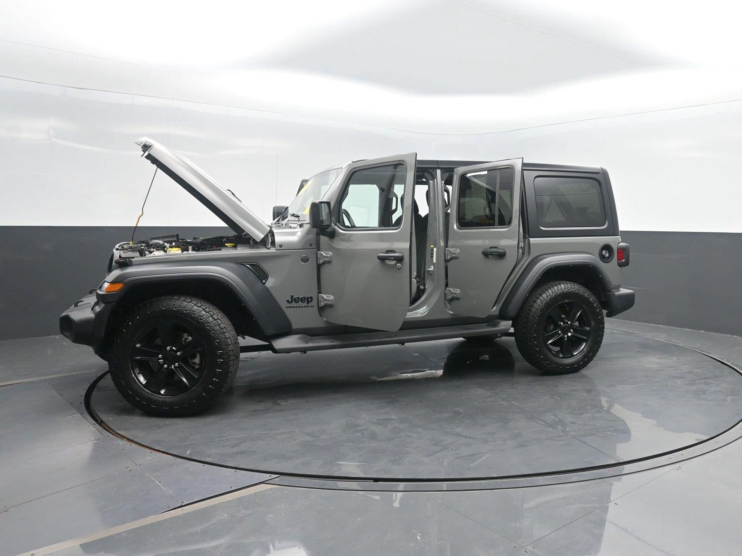 Used 2023 Sting-Gray Clearcoat Jeep Sport Altitude image 40