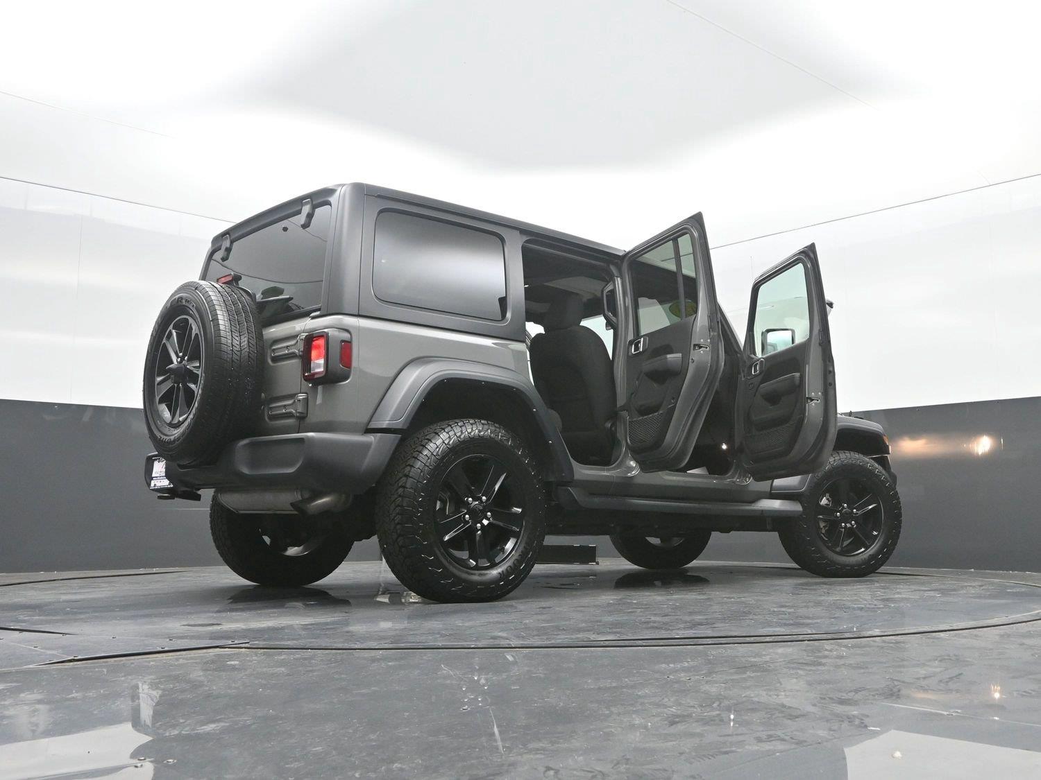 Used 2023 Sting-Gray Clearcoat Jeep Sport Altitude image 41