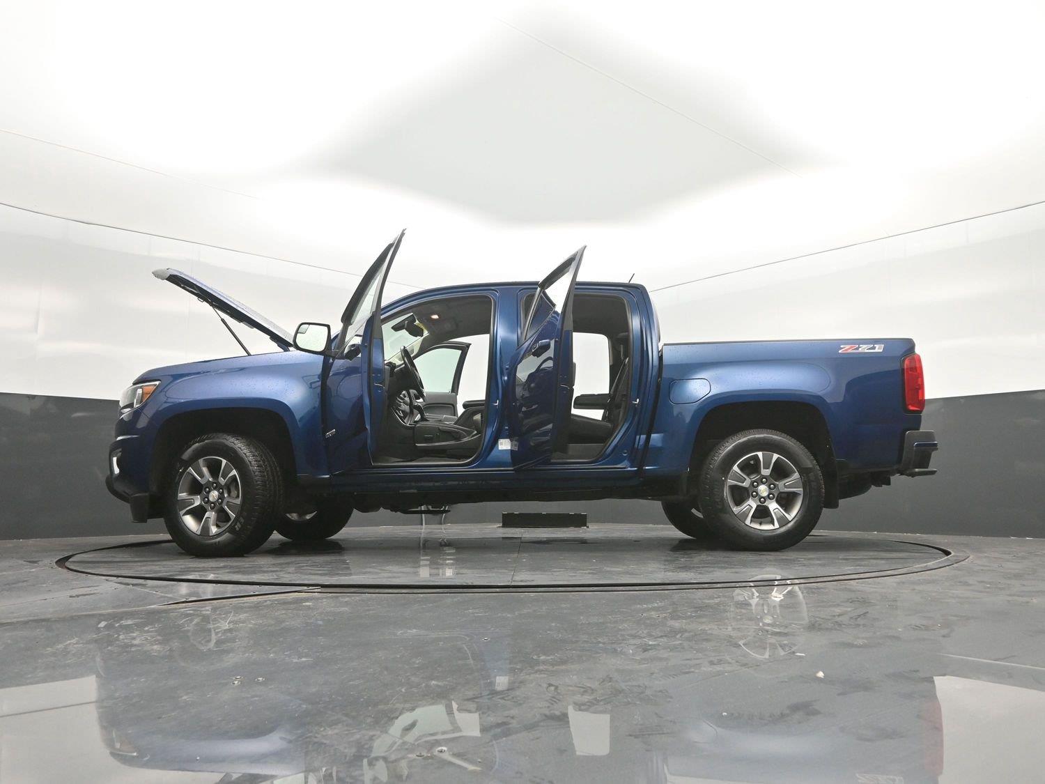 Used 2019 Pacific Blue Metallic Chevrolet 4WD Z71 image 49