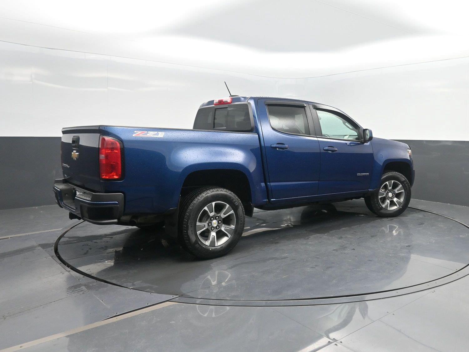 Used 2019 Pacific Blue Metallic Chevrolet 4WD Z71 image 2