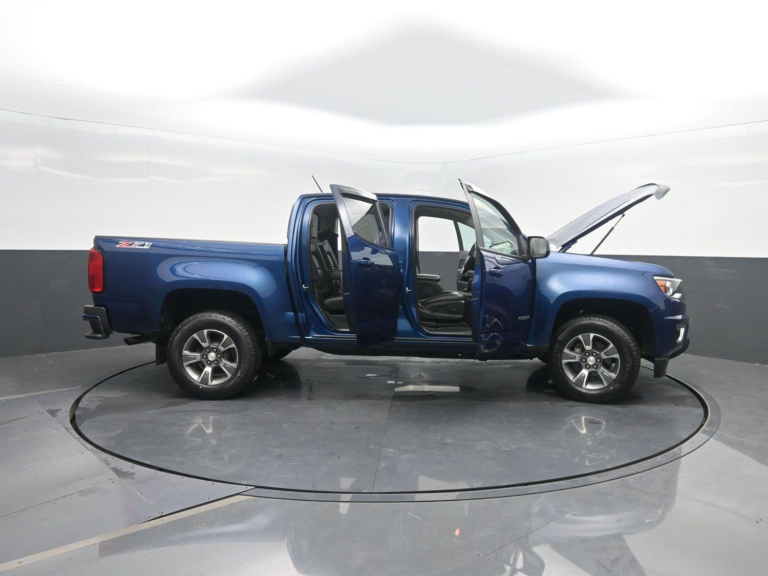 Used 2019 Pacific Blue Metallic Chevrolet 4WD Z71 image 46