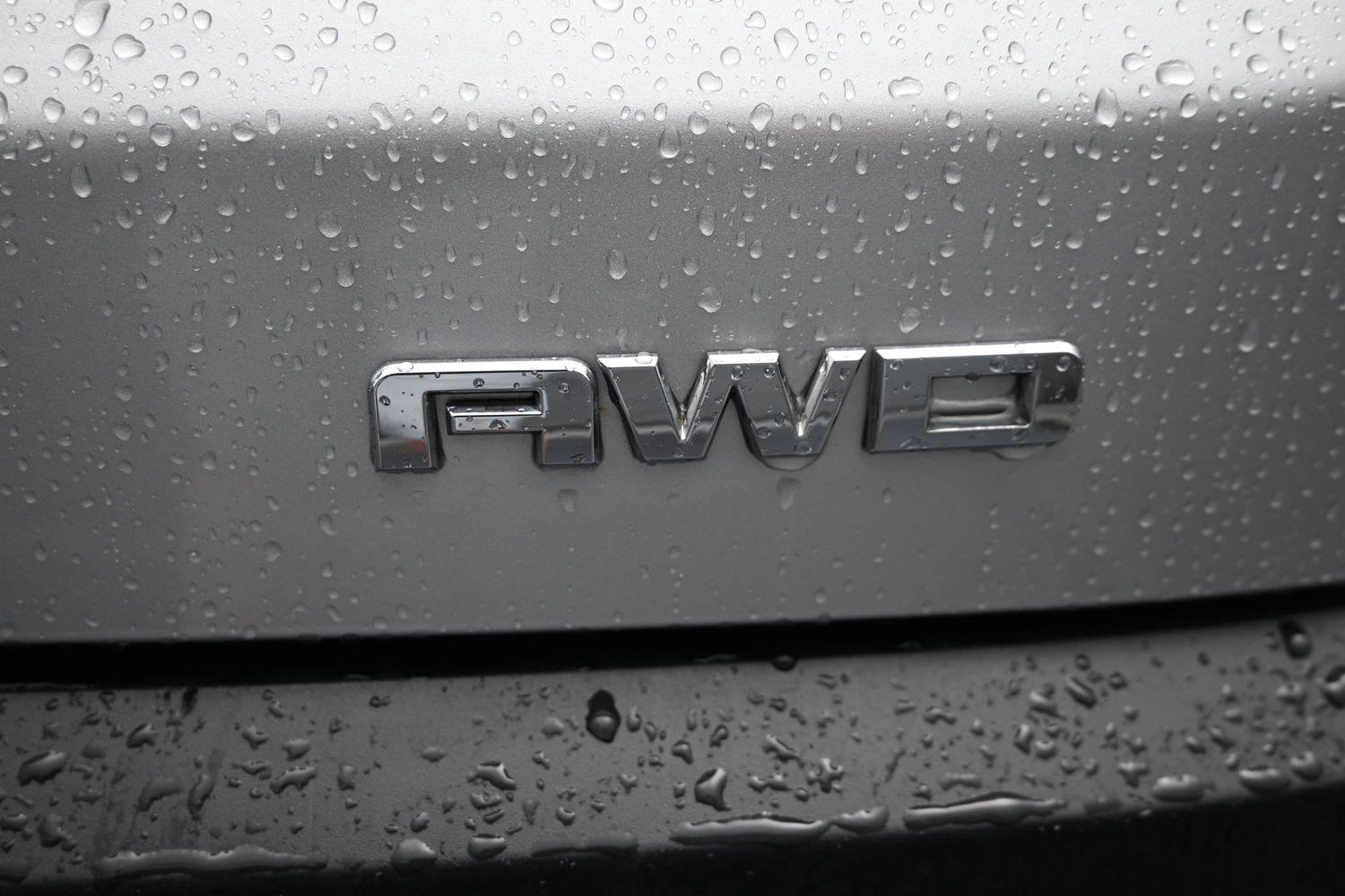 Used 2018 Quicksilver Metallic GMC SLT image 18