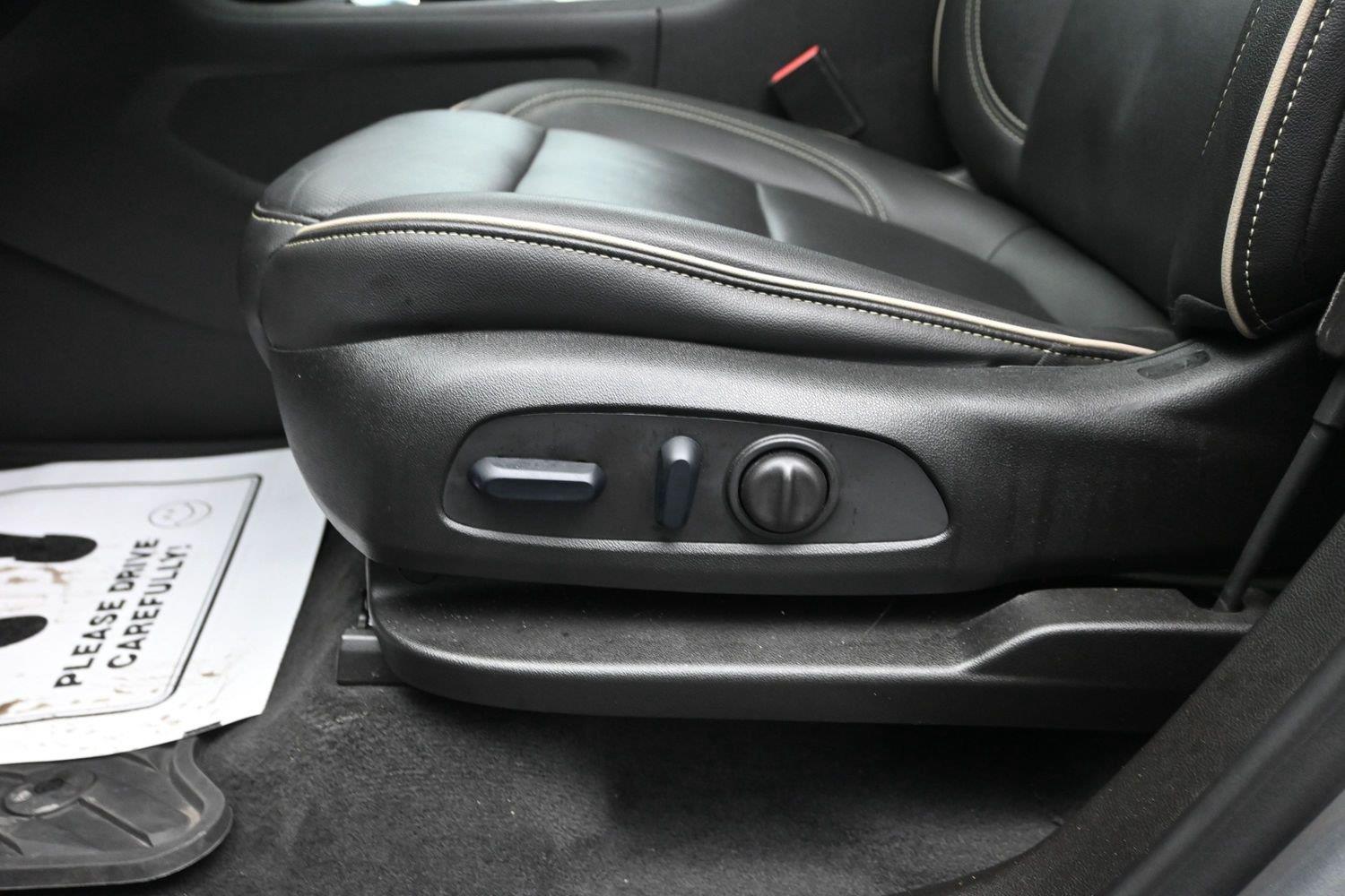 Used 2023 Sterling Gray Metallic Chevrolet Premier image 24