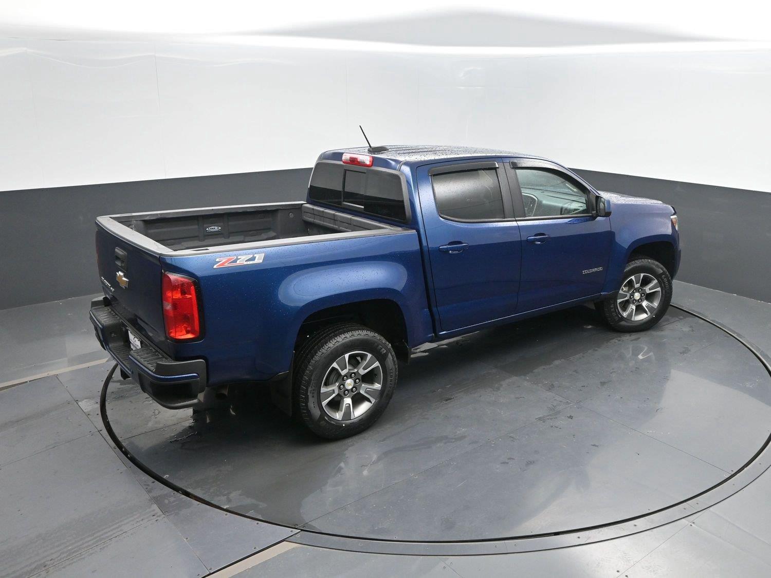 Used 2019 Pacific Blue Metallic Chevrolet 4WD Z71 image 37