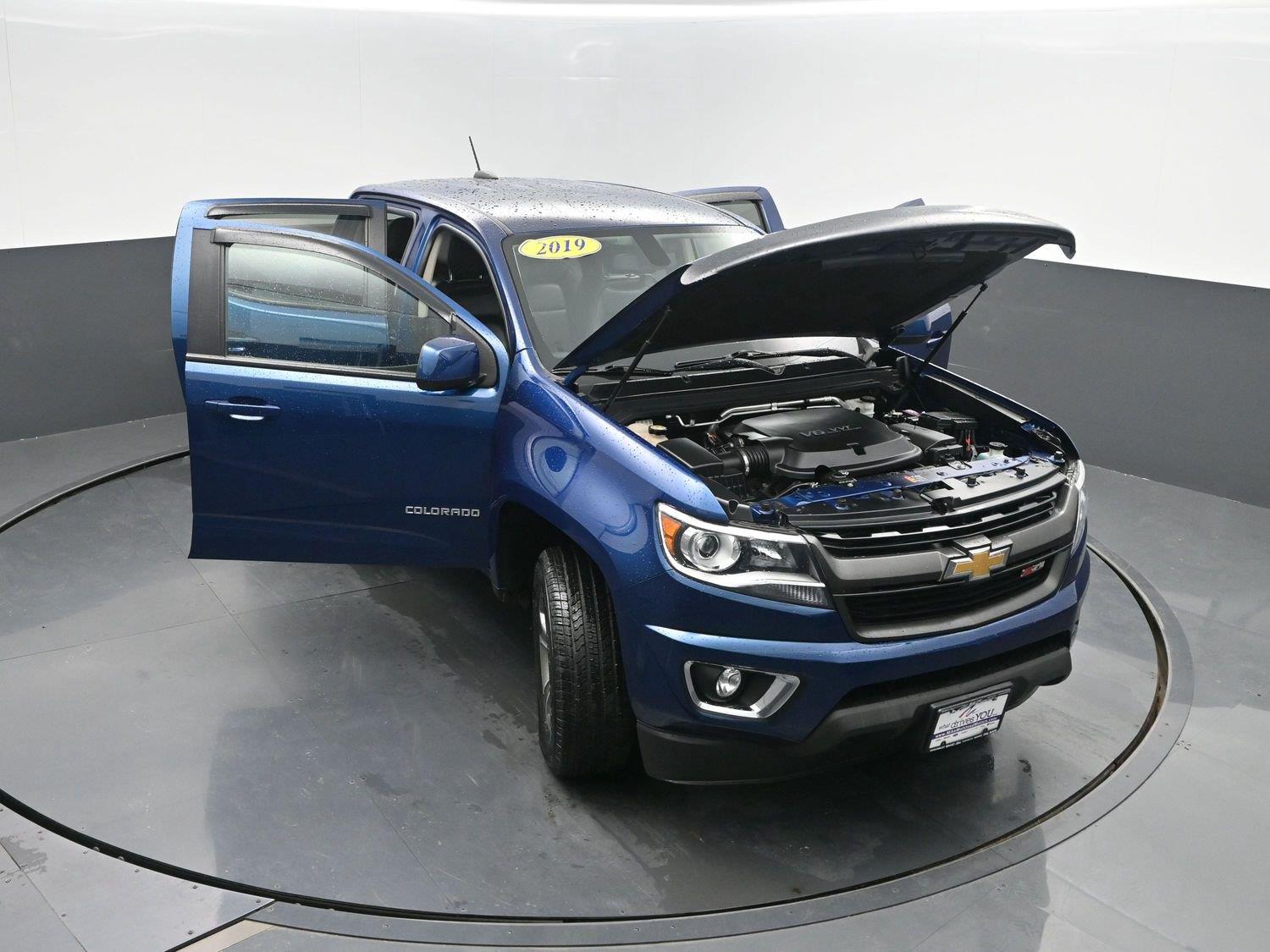 Used 2019 Pacific Blue Metallic Chevrolet 4WD Z71 image 44