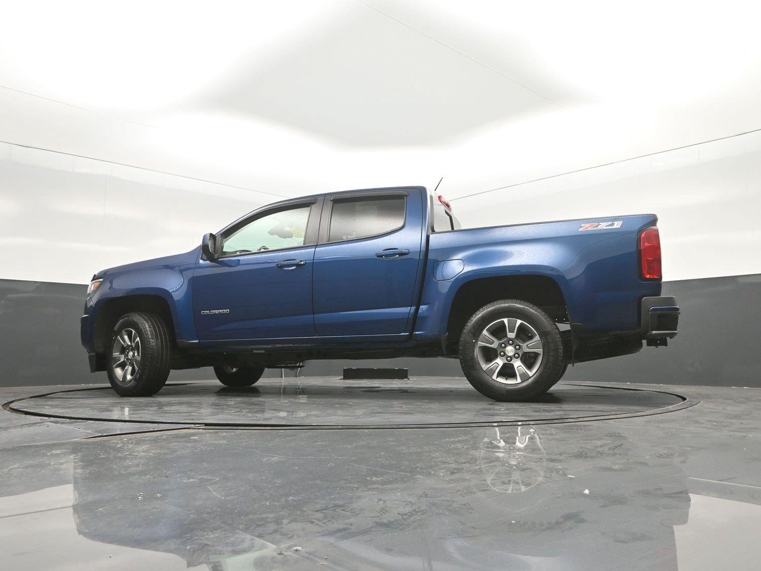 Used 2019 Pacific Blue Metallic Chevrolet 4WD Z71 image 32