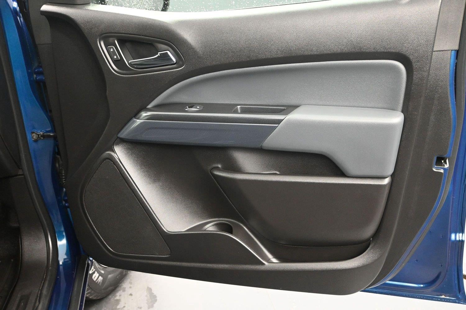 Used 2019 Pacific Blue Metallic Chevrolet 4WD Z71 image 7