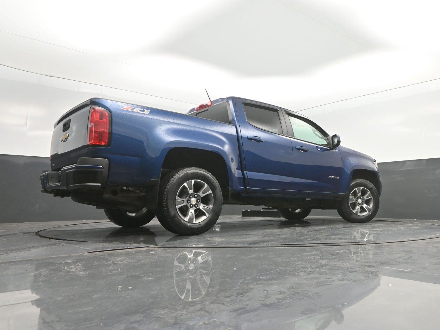 Used 2019 Pacific Blue Metallic Chevrolet 4WD Z71 image 33