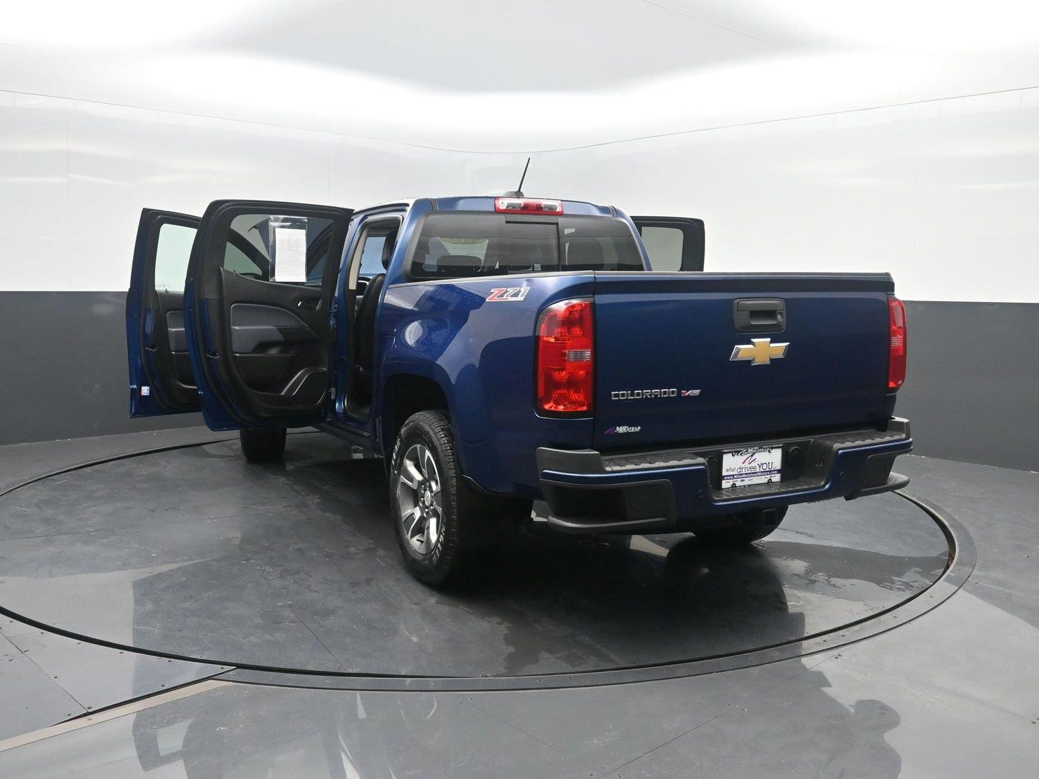 Used 2019 Pacific Blue Metallic Chevrolet 4WD Z71 image 45