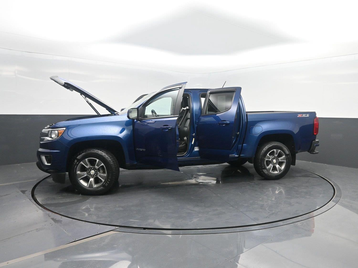 Used 2019 Pacific Blue Metallic Chevrolet 4WD Z71 image 47