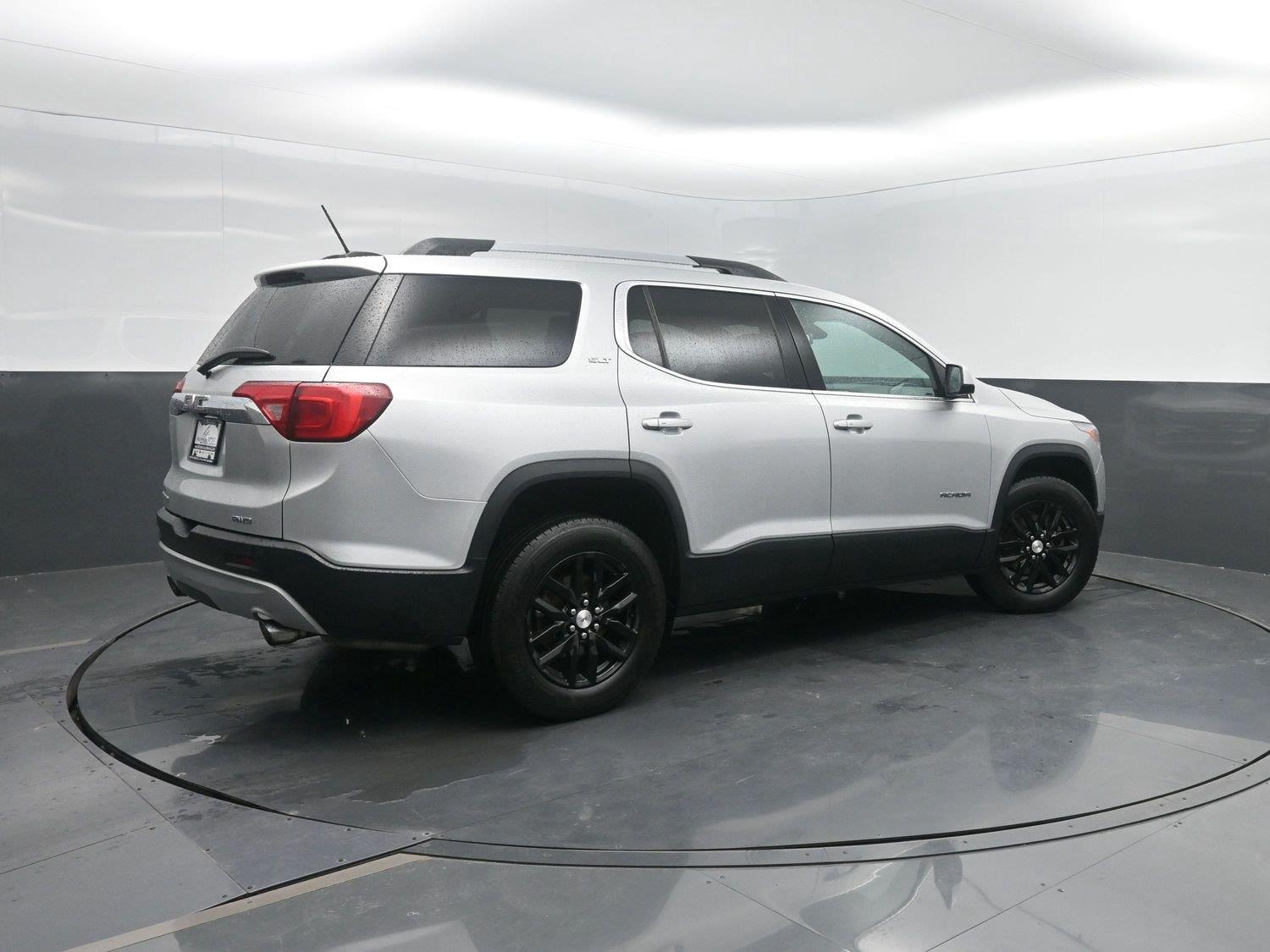 Used 2018 Quicksilver Metallic GMC SLT image 2
